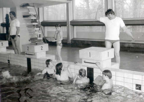 Petr Šťastný a Petr Hennlich trénují v Městských lázních (80 léta)
